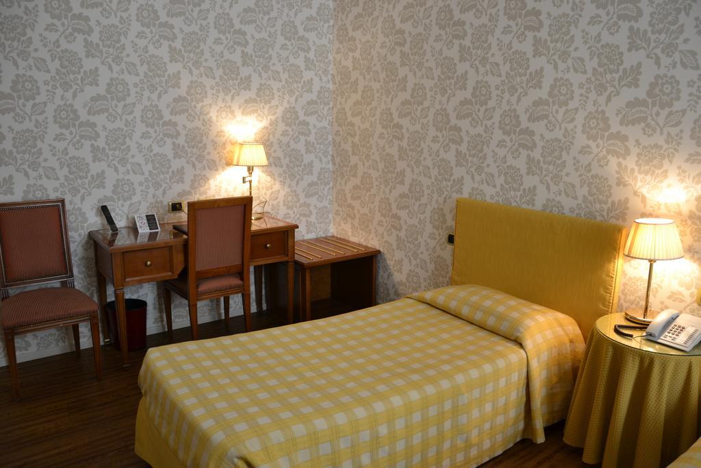 Albergo Alla Posta Triëst Buitenkant foto