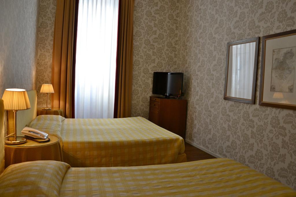 Albergo Alla Posta Triëst Buitenkant foto