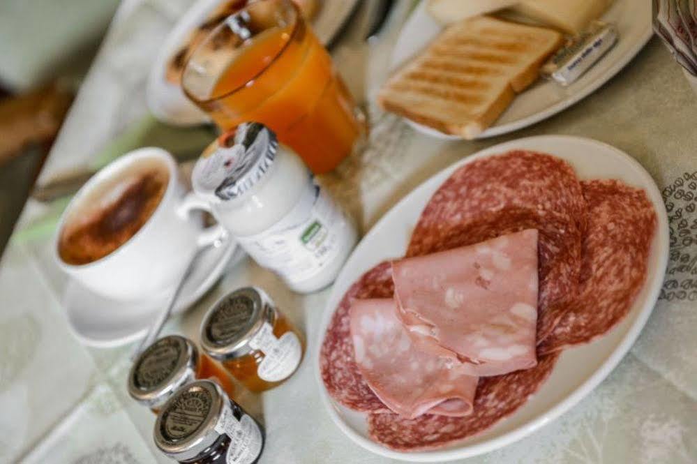 Albergo Alla Posta Triëst Buitenkant foto